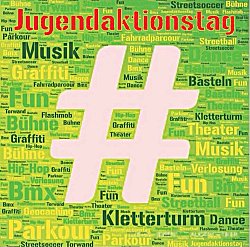 Das Logo des Jugendaktionstags 2018 zeigt vor gelb-grünem Hintergrund ein großes weißes Hashtag, außerdem Schriftzüge in verschiedenen Gelb- und Grüntönen, die die Aktionen beschreiben, wie zum Beispiel: BMX, FUN, Bühne, Parcour, Streetcoccer, Hip-Hop und so weiter. Der Schriftzug &#34;Jugendaktionstag&#34; steht ganz oben in Rot.