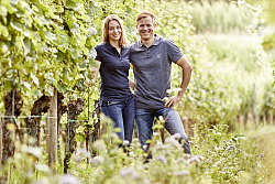 Markus und Tanja Wöhrle im Weinberg