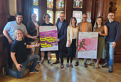 Bild: Die Macher des Festivals „Wir – jung.macht.kultur“, von links nach rechts: Sebastian Claas (Mensch Meier), Taner Demiralay (Schlachthof Kinder, Jugend &#38; Kultur), Tobias Meinen (Amt für Kultur, Musik und Medien), Niclas Schnaiter (Jugendgemeinderat Lahr), Bernhard Palm (E-Werk Mittelbaden), Kerstin Molnár (LahrKultur), Oberbürgermeister Markus Ibert, Valerie Silberer (LahrKultur) und Christopher Kern (Kulturkreis Lahr)