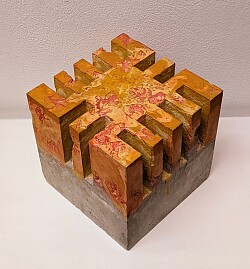 Skulptur des Künstlers.