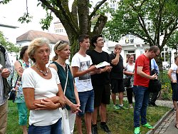 Blick ins Publikum bei der Siegerehrung des Stadtradelns 2018 im Innenhof des Rathaus 1 in Lahr.