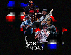 Musikerinnen und Musiker mit Instrumenten vor dem Hintergrund der Umrisse Costa Ricas in den Landesfarben Blau, Weiß und Rot