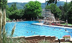 Großaufnahme des Springerbeckens im Terrassenbad