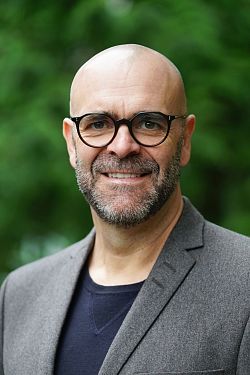 Portraitfoto von Tobias Meinen, Leiter Amt für Kultur, Musik und Medien