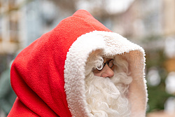 Weihnachtliche Aktionen vom Weihnachtsmann am Schlossplatz in Lahr/Schwarzwald