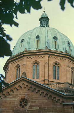 Die bemerkenswerte Geschichte der Christuskirche steht im Mittelpunkt einer Kirchenführung
