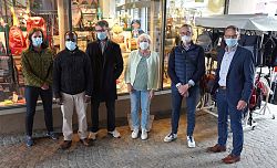 Das Bild zeigt die Teilnehmer der Pressekonferenz