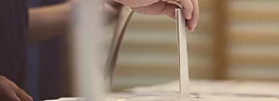 Wahlen Stimmzettel Urne